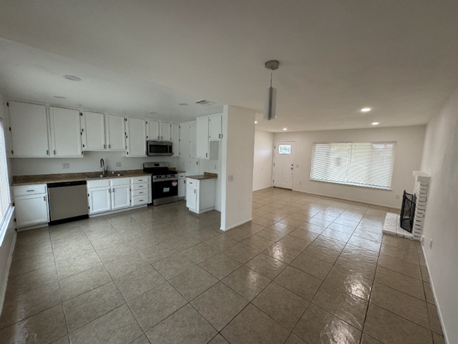 24432 Chippewa Trail in Moreno Valley, CA - Building Photo - Building Photo