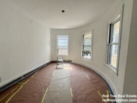 14 Quint Ave in Boston, MA - Building Photo