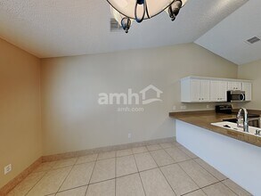 5575 Bristol Bay Ln N in Jacksonville, FL - Building Photo - Building Photo