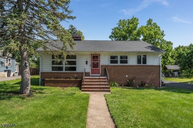 property at 34 Hopewell Ave