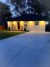 2442 Lynn Iris Dr in Decatur, GA - Building Photo - Building Photo