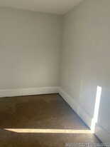 211 St Paul St in Brookline, MA - Building Photo