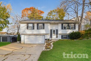 131 Oak St in Geneva, IL - Building Photo