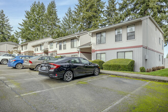 Alameda West Apartments in Fircrest, WA - Foto de edificio - Building Photo