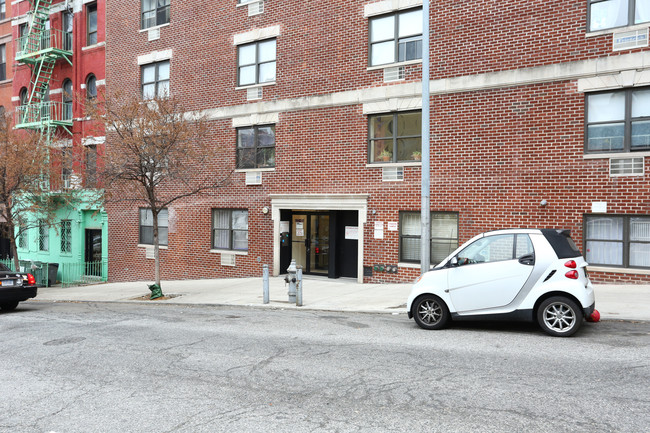 107 E 102nd St in New York, NY - Foto de edificio - Building Photo