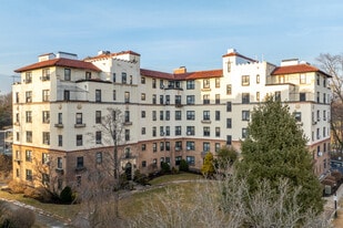 Wykagyl Garden Apartments in New Rochelle, NY - Building Photo