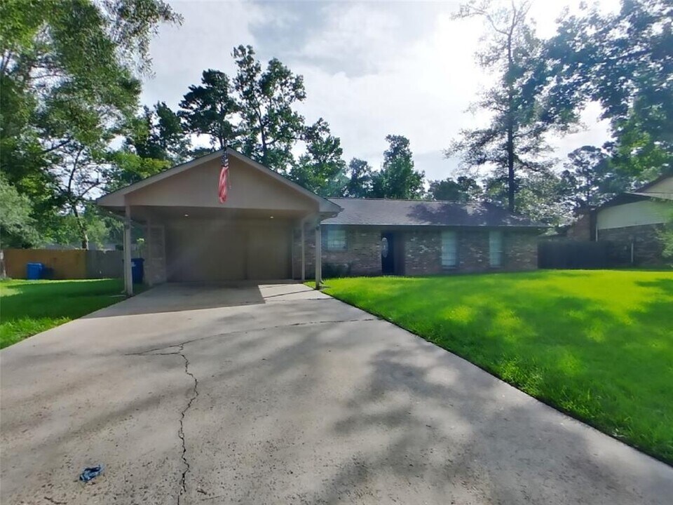 25568 Dogwood Ln in Splendora, TX - Building Photo