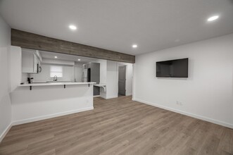 3342 S Fairway Ave in Springfield, MO - Foto de edificio - Building Photo