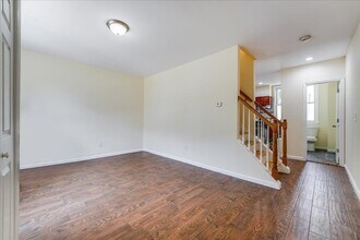 4 Rademan Pl in Jersey City, NJ - Building Photo - Building Photo