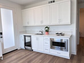 105 Seep in Irvine, CA - Building Photo - Building Photo