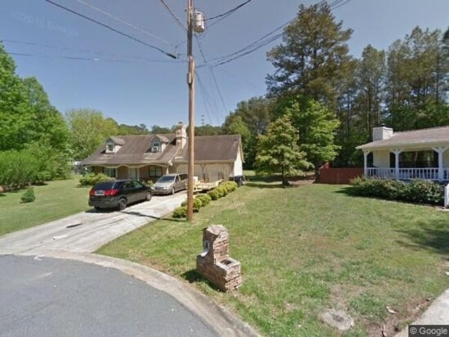 2425 Justin Dr SW in Marietta, GA - Building Photo - Building Photo