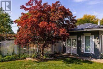 36 Oakridge Ave in St Catharines, ON - Building Photo - Building Photo
