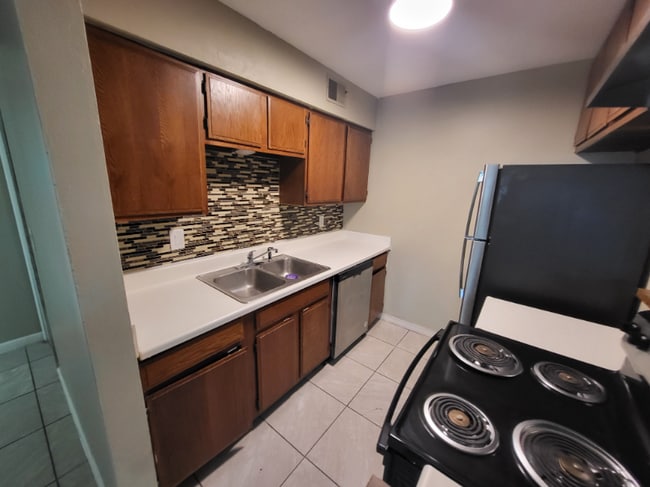property at 1325 N Meridian Ave