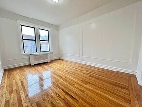 367 E 201st St in Bronx, NY - Foto de edificio - Building Photo