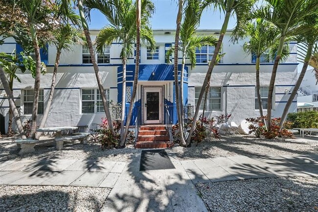 1241 13th St in Miami Beach, FL - Building Photo - Building Photo