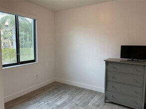 4980 NW 83rd Ave in Doral, FL - Building Photo - Building Photo
