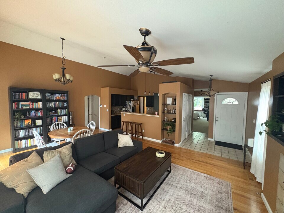 12151 Cherrywood St in Broomfield, CO - Foto de edificio