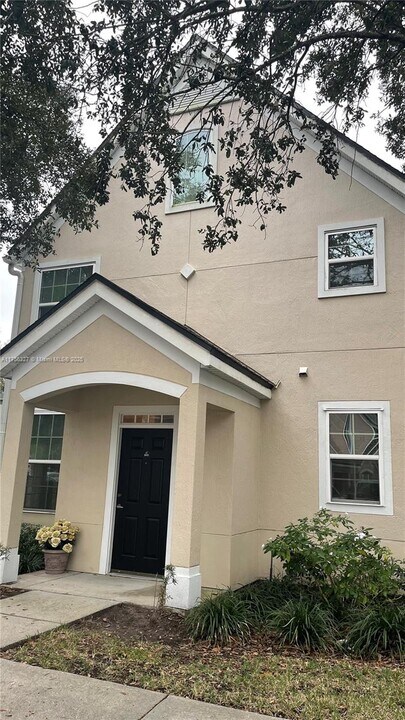 3368 Parkchester Square Blvd in Orlando, FL - Building Photo