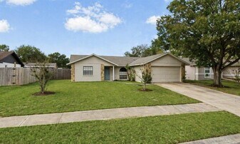 1306 Piney Branch Cir in Valrico, FL - Building Photo