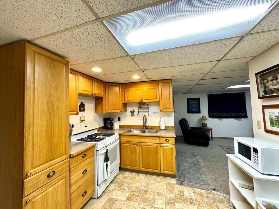 2915 Clipper Cir in Kenai, AK - Building Photo