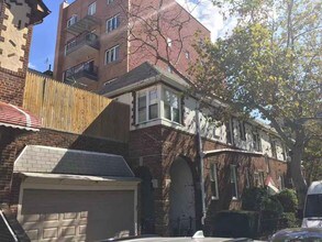 153 Avenue P in Brooklyn, NY - Foto de edificio - Building Photo