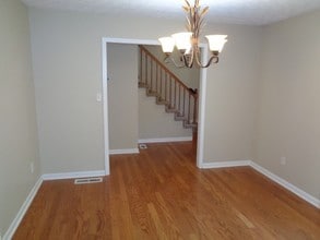 5110 Salem Dr in Stone Mountain, GA - Foto de edificio - Building Photo