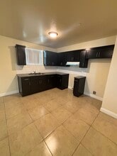 702 1/2 W 45th St in Los Angeles, CA - Building Photo - Building Photo