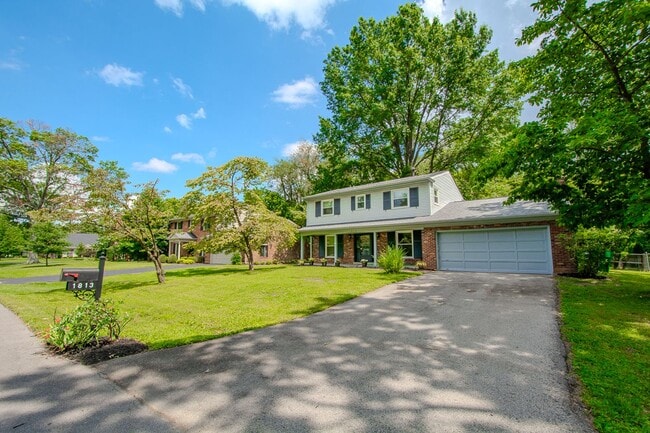 1813 Crossgate Ln in Louisville, KY - Building Photo - Building Photo
