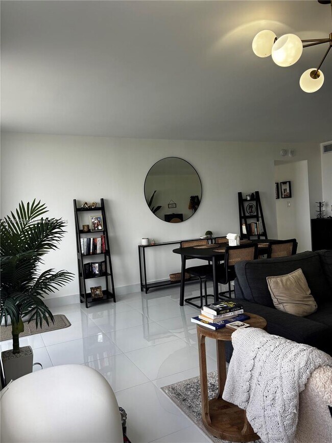 2100 Sans Souci Blvd in North Miami, FL - Building Photo - Building Photo