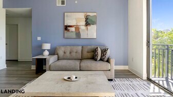 2250 McGregor Blvd, Unit 2223 in Ft. Myers, FL - Building Photo