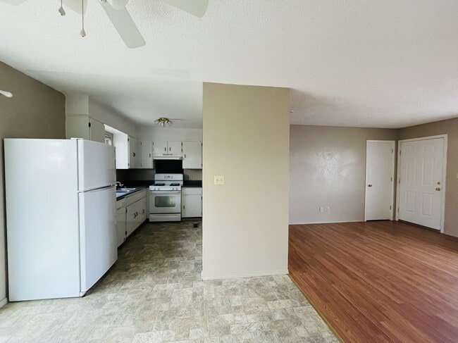 1041 Warwick Ave in Fallon, NV - Building Photo - Building Photo