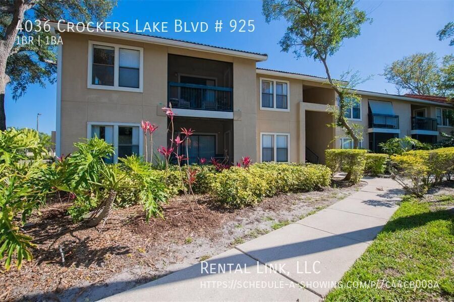 4036 Crockers Lake Blvd in Sarasota, FL - Building Photo