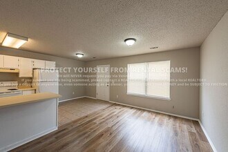 686 W Martha Dr in Fayetteville, AR - Building Photo - Building Photo