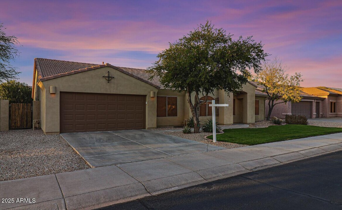 17592 W Copper Ridge Dr in Goodyear, AZ - Building Photo