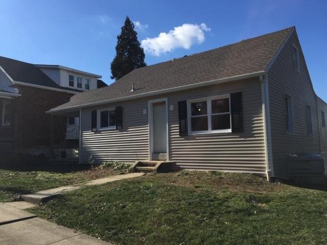 1045 Commonwealth Blvd in Reading, PA - Building Photo