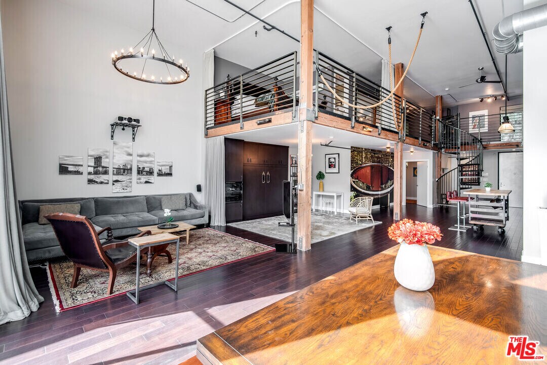 4115 Glencoe Ave in Marina Del Rey, CA - Building Photo