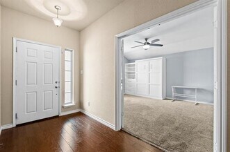 8613 Vista Royale Dr in Fort Worth, TX - Building Photo - Building Photo