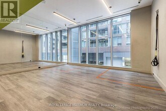 15 Baseball Pl in Toronto, ON - Building Photo - Building Photo