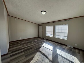 2006 S 2nd St in Norfolk, NE - Building Photo - Building Photo