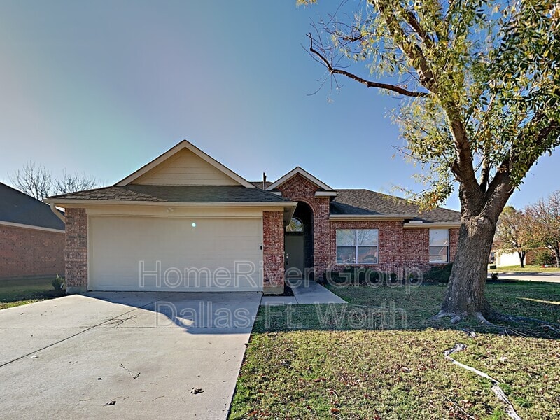 3504 Big Horn Trail in Denton, TX - Building Photo