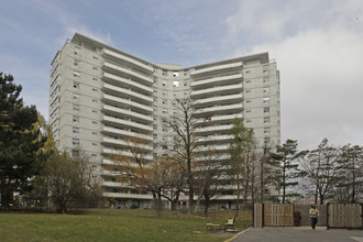 Baroness Apartments in Toronto, ON - Building Photo - Building Photo