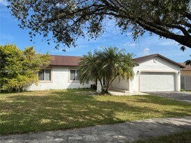 28211 SW 136th Pl in Homestead, FL - Building Photo