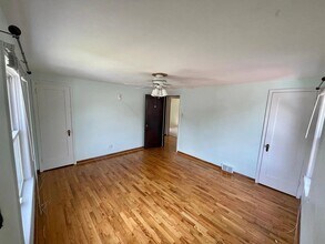 1453 Woodbine St in Pittsburgh, PA - Building Photo - Building Photo