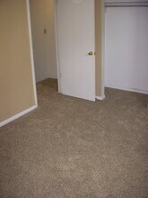 2104 Emerson Ave in Erie, PA - Foto de edificio - Building Photo