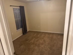 18001 Richmond Pl Dr in Tampa, FL - Building Photo - Building Photo