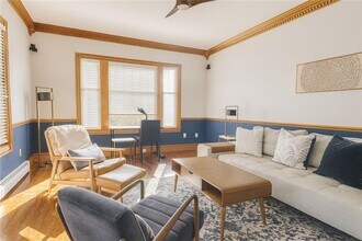 20 Berkeley Ave in Newport, RI - Building Photo - Building Photo