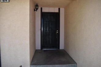 614 E Linwood Ave in Turlock, CA - Building Photo - Building Photo