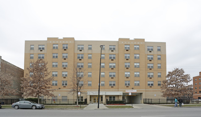 Fred C. Matthews III Senior - 62 & Over in Chicago, IL - Foto de edificio - Building Photo