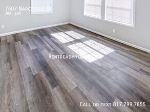 7607 Narcissus St in Houston, TX - Foto de edificio - Building Photo