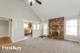 507 Belmont Dr in Raymore, MO - Building Photo - Building Photo